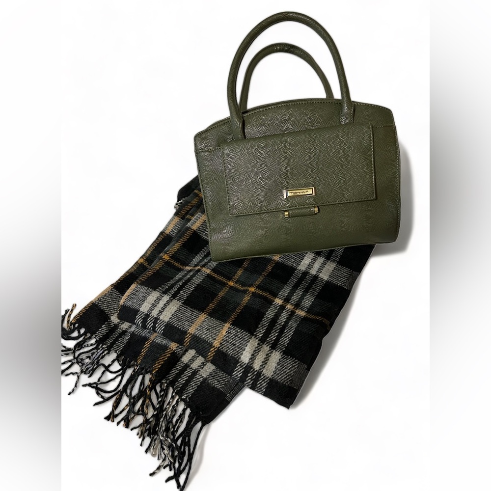 Fall Accessory Bundle - Olive Tahari Bag and A new day scarf